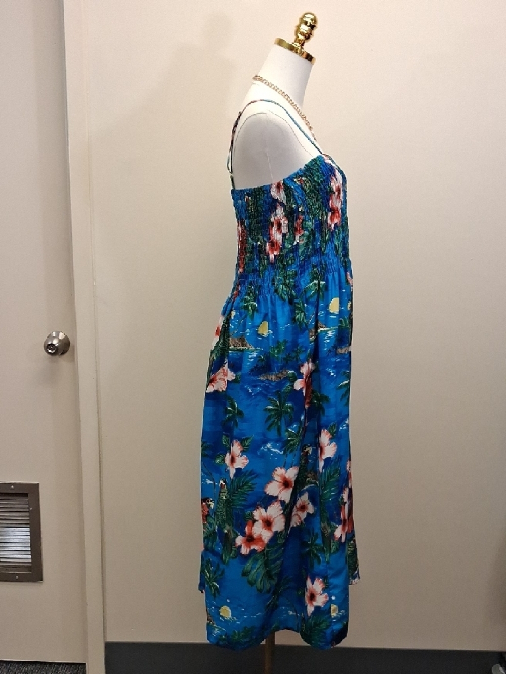 Tropical Floral Smocked Maxi Dress Adjustable Strap Flowy Size Medium - Picture 2 of 8